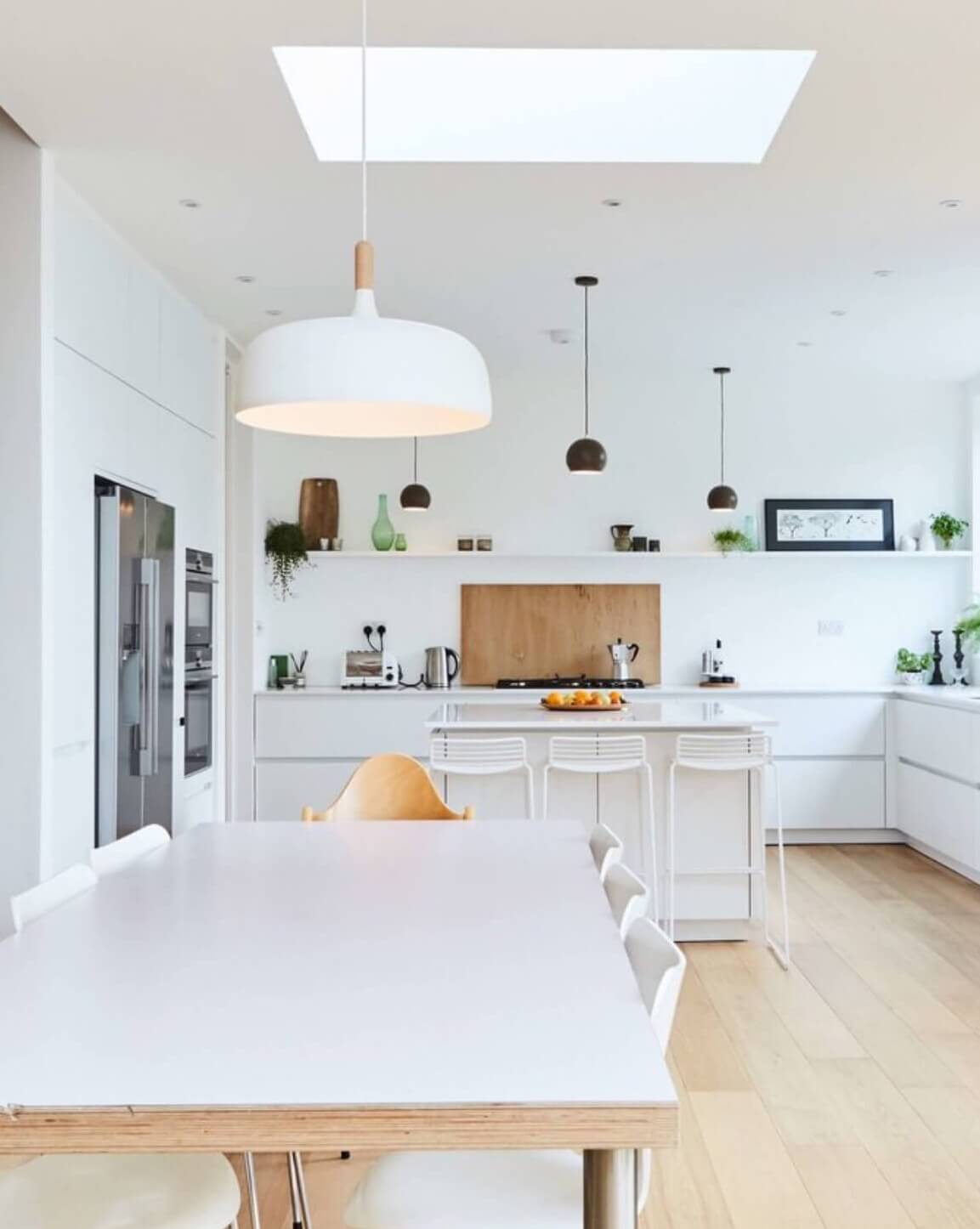 White matt handleless kitchen